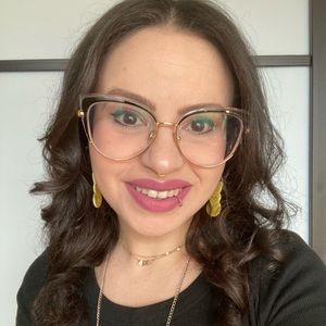 Meet your Posher, Stephanie